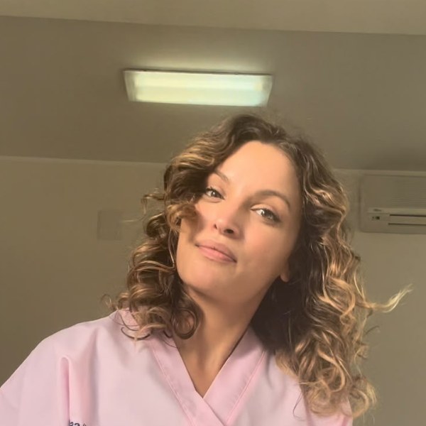 Ritratto di Maria Lottante, fisioterapista specializzata in riabilitazione del pavimento pelvico